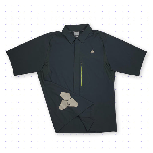 ‘02 Nike ACG Technical Panelled Polo T-Shirt Grey/Anthracite