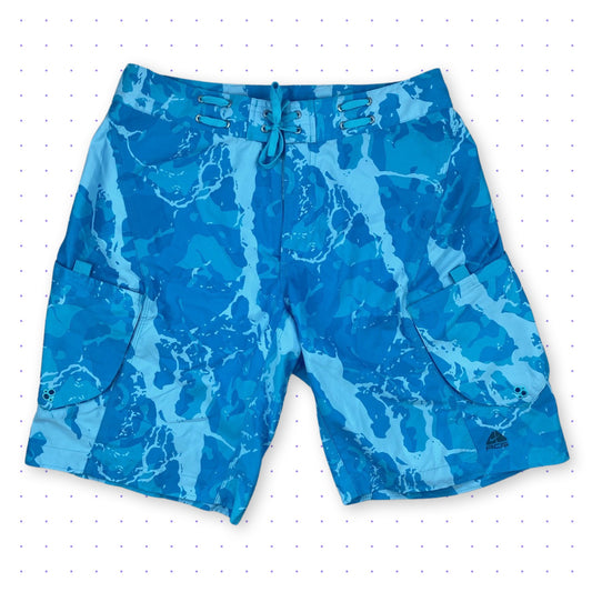 00s Nike ACG 3D Pocket Camouflage Shorts Blue