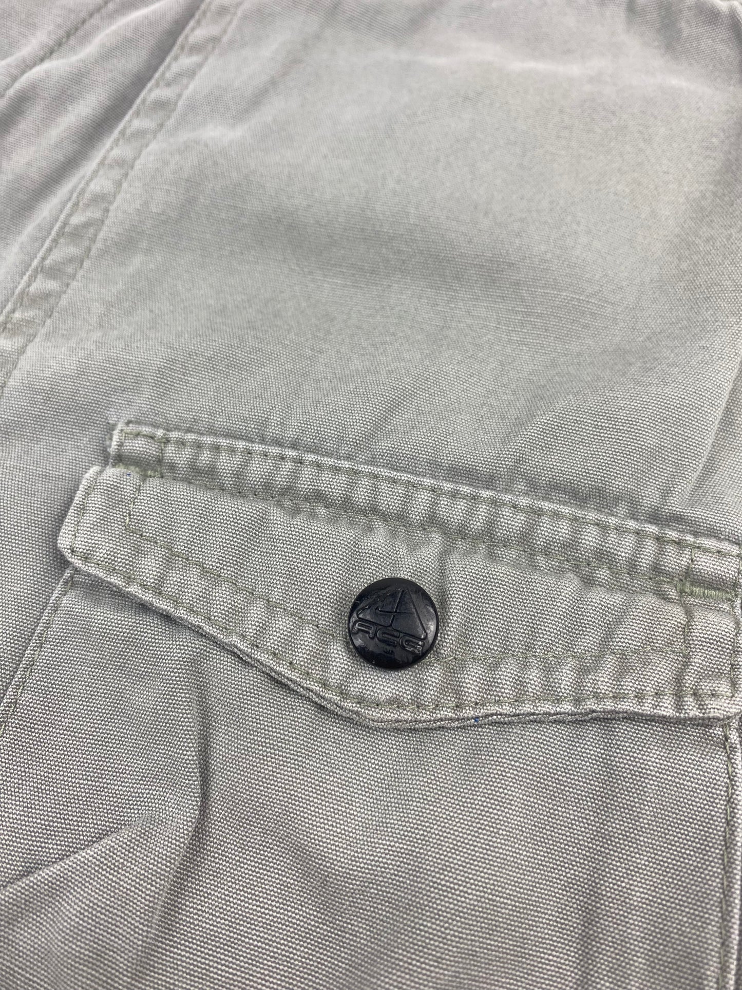 00s Nike ACG Cargo Shorts Grey