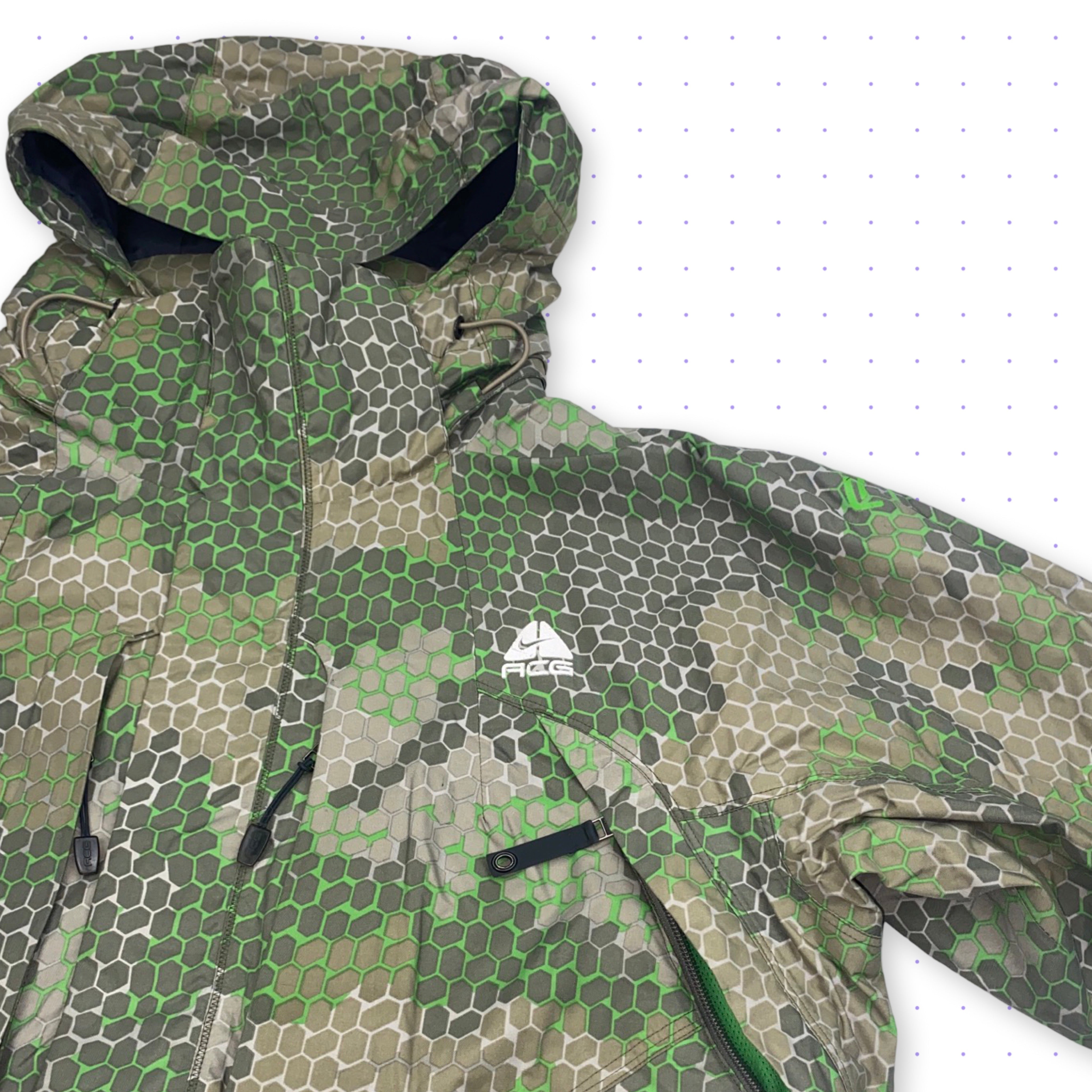 00s Nike ACG Reptile Hex Camo Padded Jacket Green – welltosell